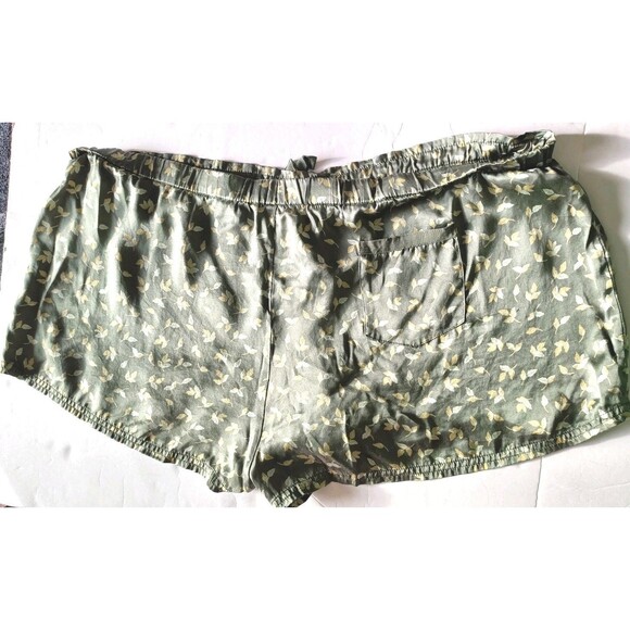 Victoria's Secret 100% Silk Pajama Shorts Size XL Green Floral Sleep Shorts - Picture 2 of 5